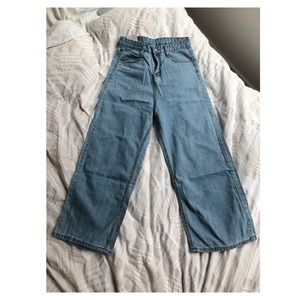 High-waisted jeans with light wash
